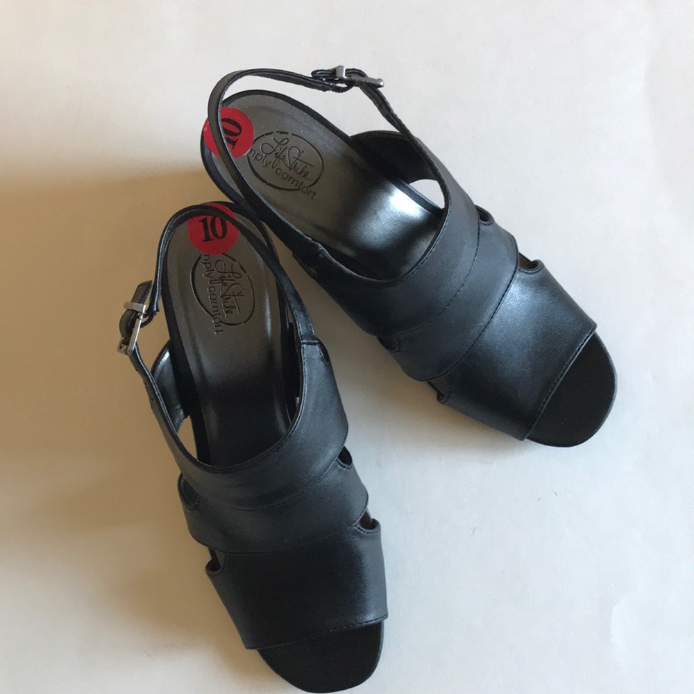🆕 Life Stride Black Shoes